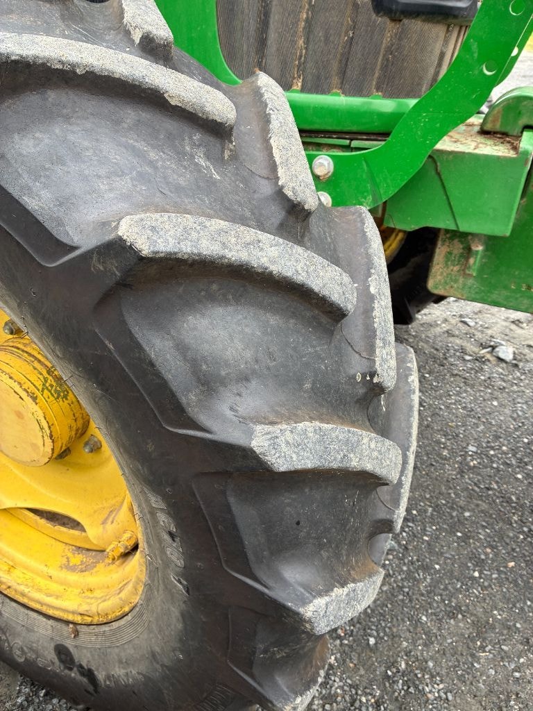 Tracteur chargeur JOHN DEERE 6330 STD - photo slide 15