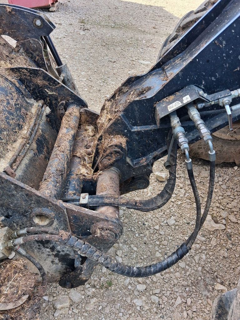 Telescopique MANITOU MLT 630 V 115 - photo slide 9
