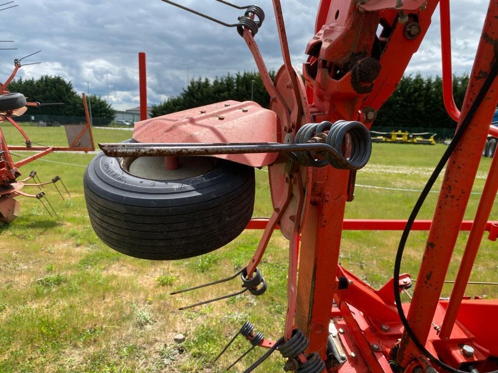 Faneuse KUHN Gf 8702 - photo slide 12