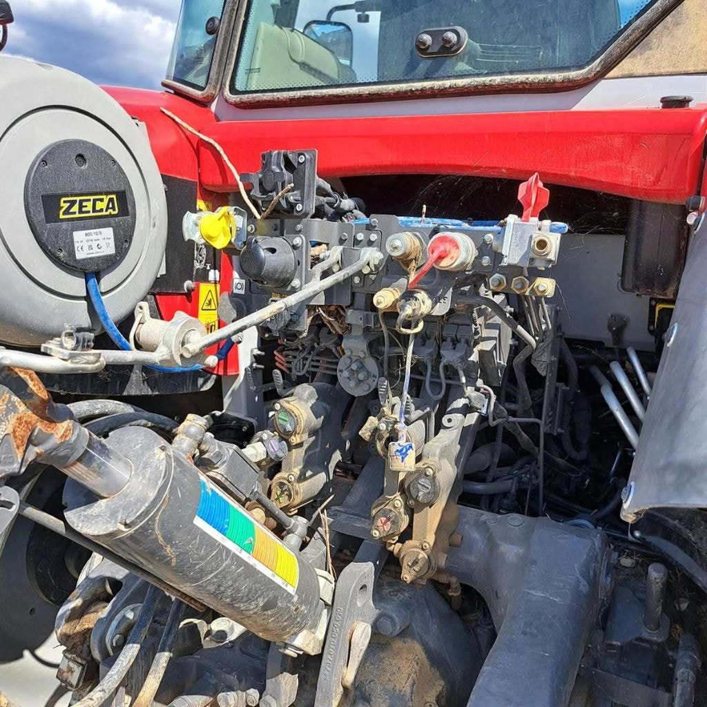 Tracteur MASSEY FERGUSON 7S.210 DVT EX - photo slide 15