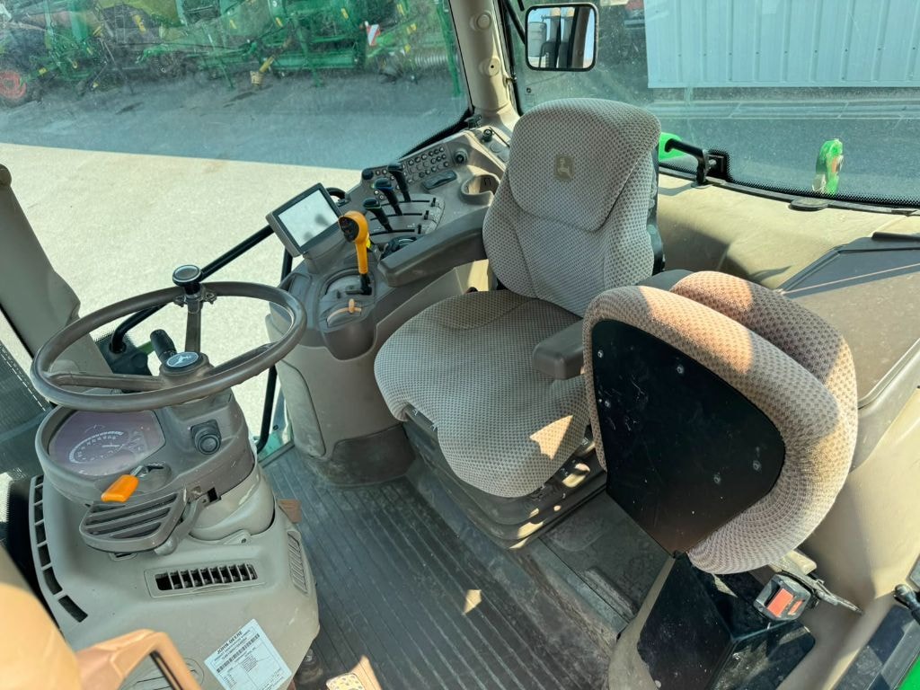 Tracteur JOHN DEERE 6130R - photo slide 8
