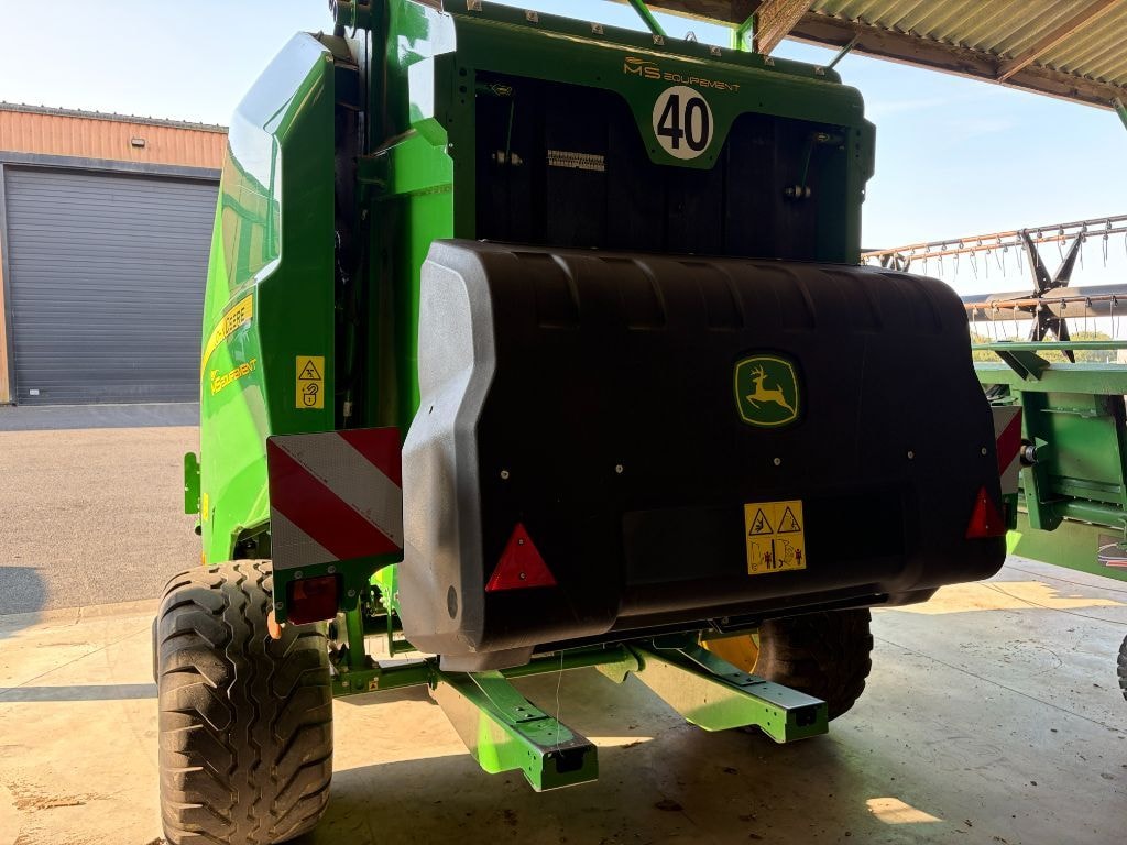 Presse balles rondes JOHN DEERE V461m - photo slide 14