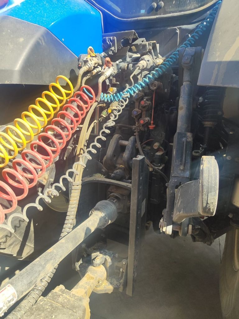 Tracteur NEW HOLLAND T7.315 HD - photo slide 8