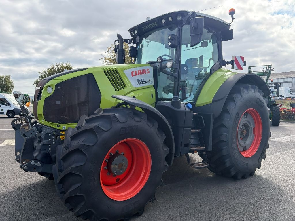 Tracteur CLAAS AXION 830 - photo slide 1