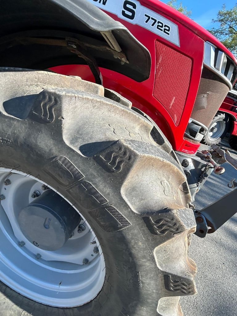 Tracteur MASSEY FERGUSON 7722 S - photo slide 12