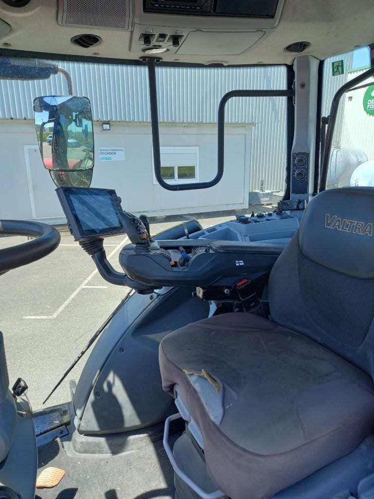 Tracteur VALTRA T 214 DIRECT SMARTTOUCH - photo slide 17