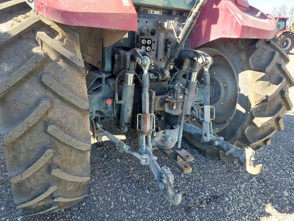 Tracteur CASE IH FARMALL 95 U - photo slide 3