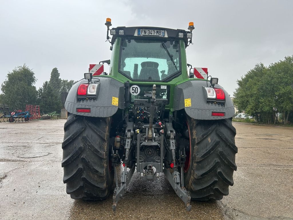 Tracteur FENDT 826 VARIO PROFI + - photo slide 7
