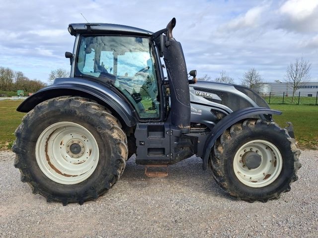 Tracteur VALTRA T144H - photo slide 4