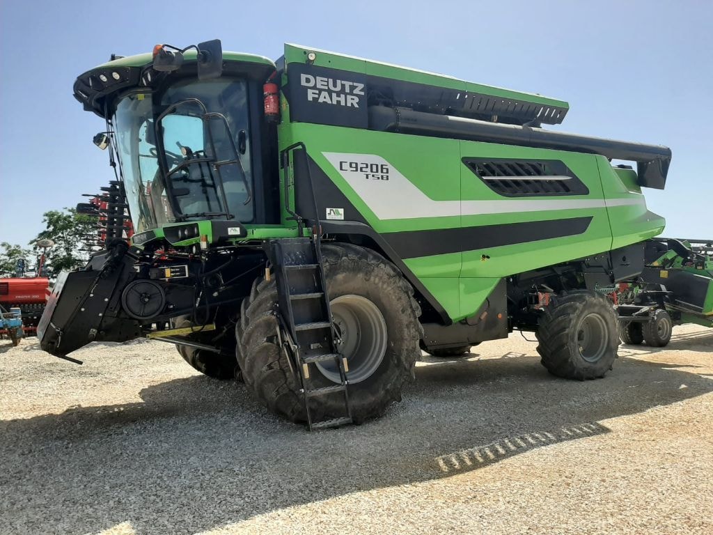 Moissonneuse DEUTZ FAHR C9206 TSB - photo slide 19