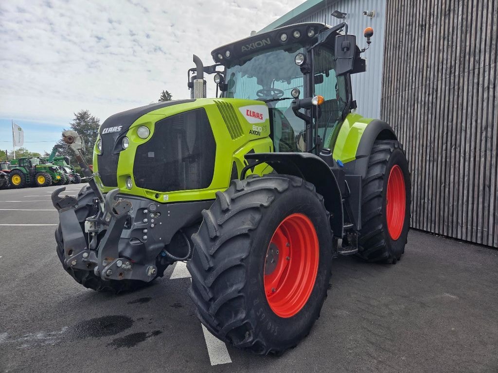 Tracteur CLAAS AXION 800 - photo slide 1