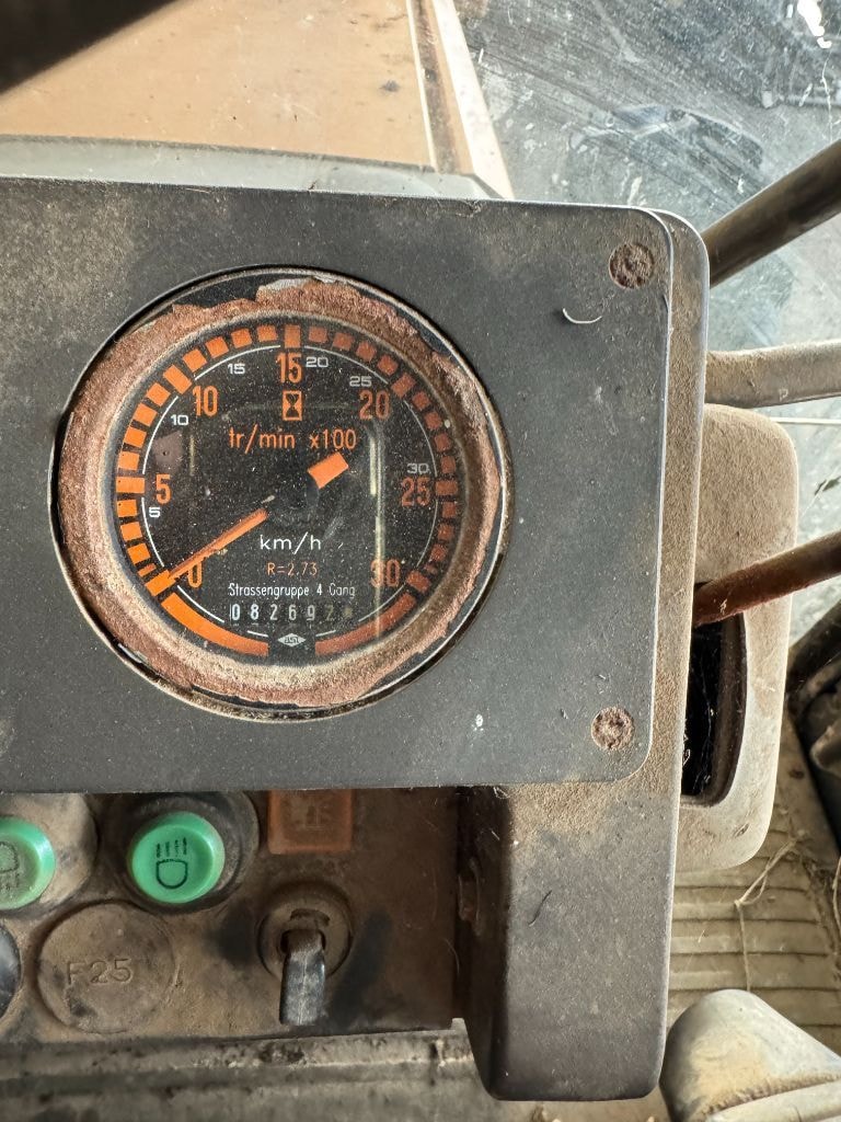 Tracteur RENAULT 106-54 - photo slide 5