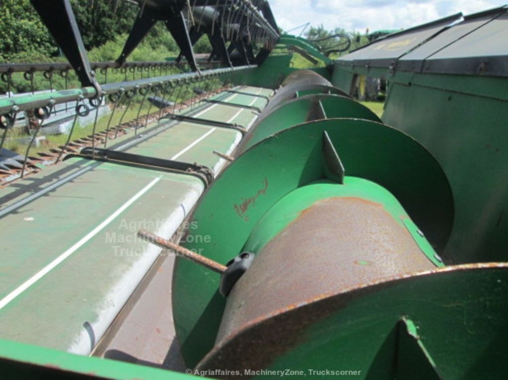 Moissonneuse JOHN DEERE T 660 - photo slide 13