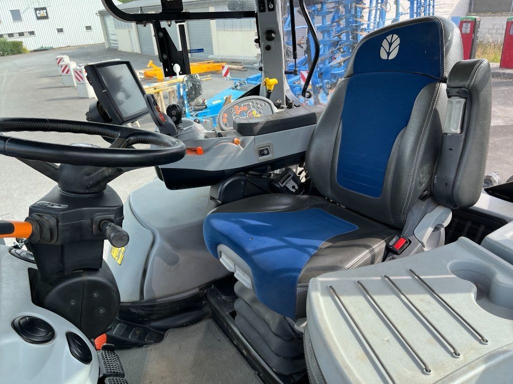 Tracteur NEW HOLLAND T7.225 - photo slide 14