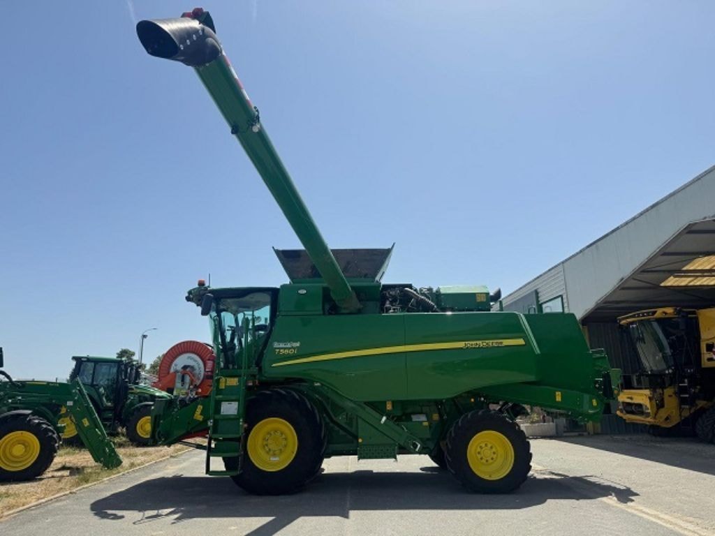 Moissonneuse JOHN DEERE T560 - photo slide 6