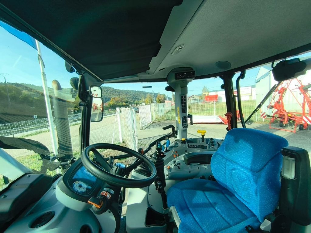 Tracteur chargeur NEW HOLLAND T5.105 EC - photo slide 13