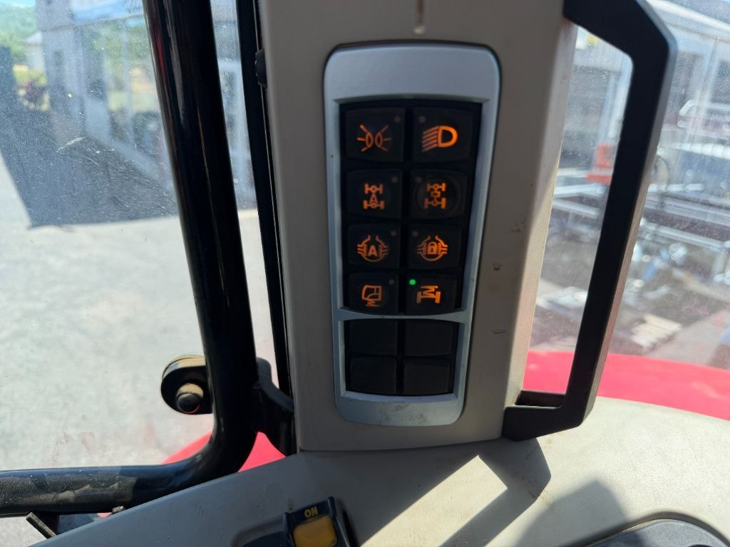 Tracteur chargeur MASSEY FERGUSON 6714S DYNA-6 MR EFFICIENT - photo slide 16