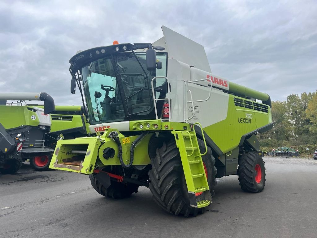 Moissonneuse CLAAS LEXION 750 - photo slide 3
