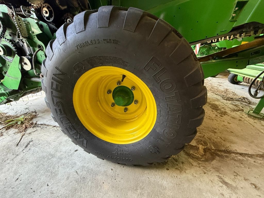 Presse balles rondes JOHN DEERE V461m - photo slide 6