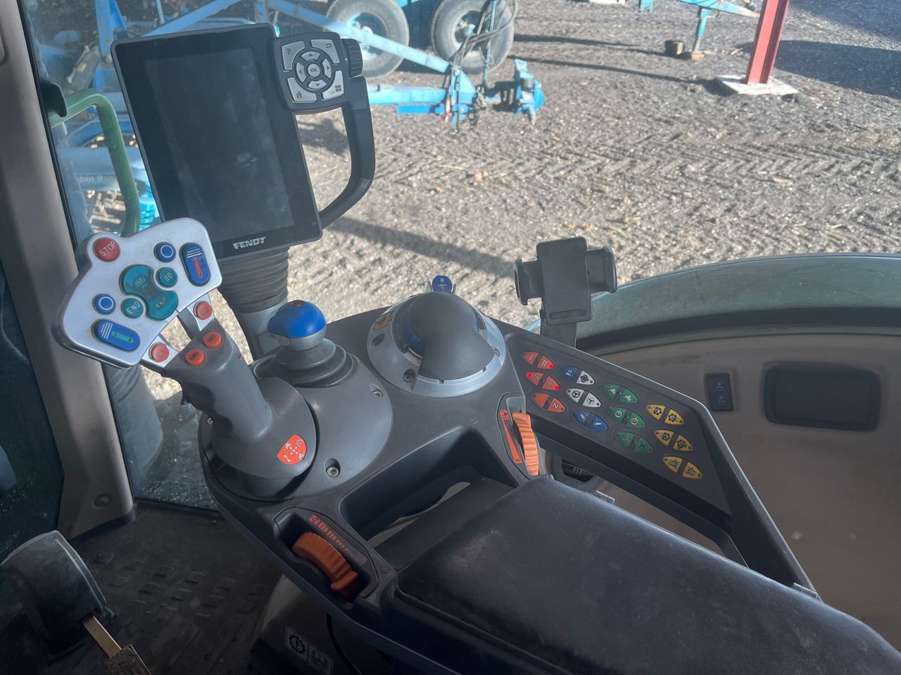 Tracteur FENDT 724 VARIO - photo slide 17
