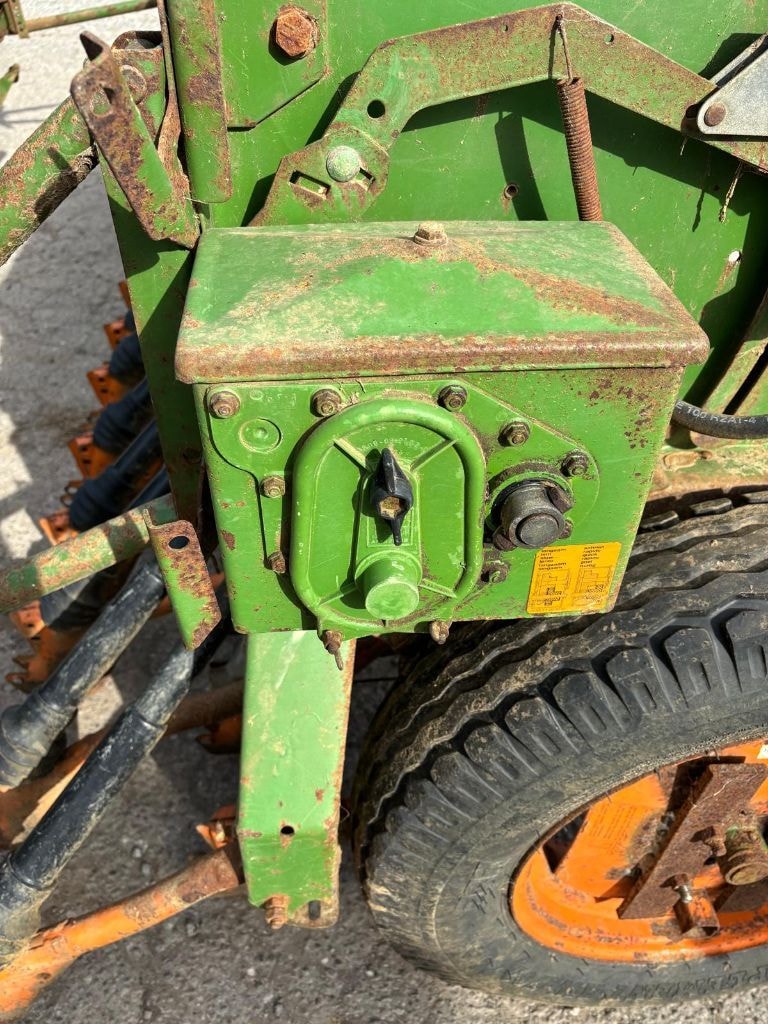 Semoir en ligne AMAZONE D8-30 Super - photo slide 16