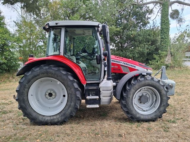 Tracteur MASSEY FERGUSON 5S 125 - photo slide 4