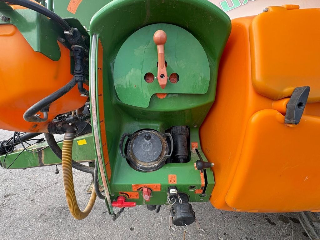 Pulverisateur AMAZONE UX3200 - photo slide 12