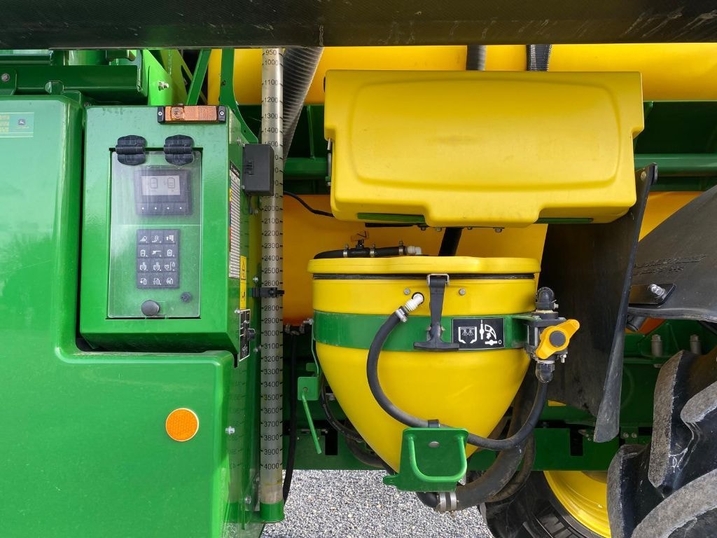 Pulverisateur automoteur JOHN DEERE R4140I - photo slide 8