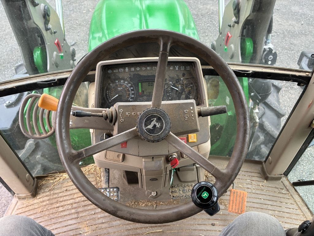 Tracteur chargeur JOHN DEERE 6330 STD - photo slide 11