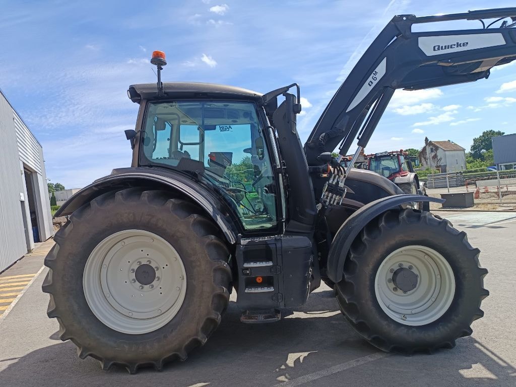 Tracteur chargeur VALTRA N175D - photo slide 5