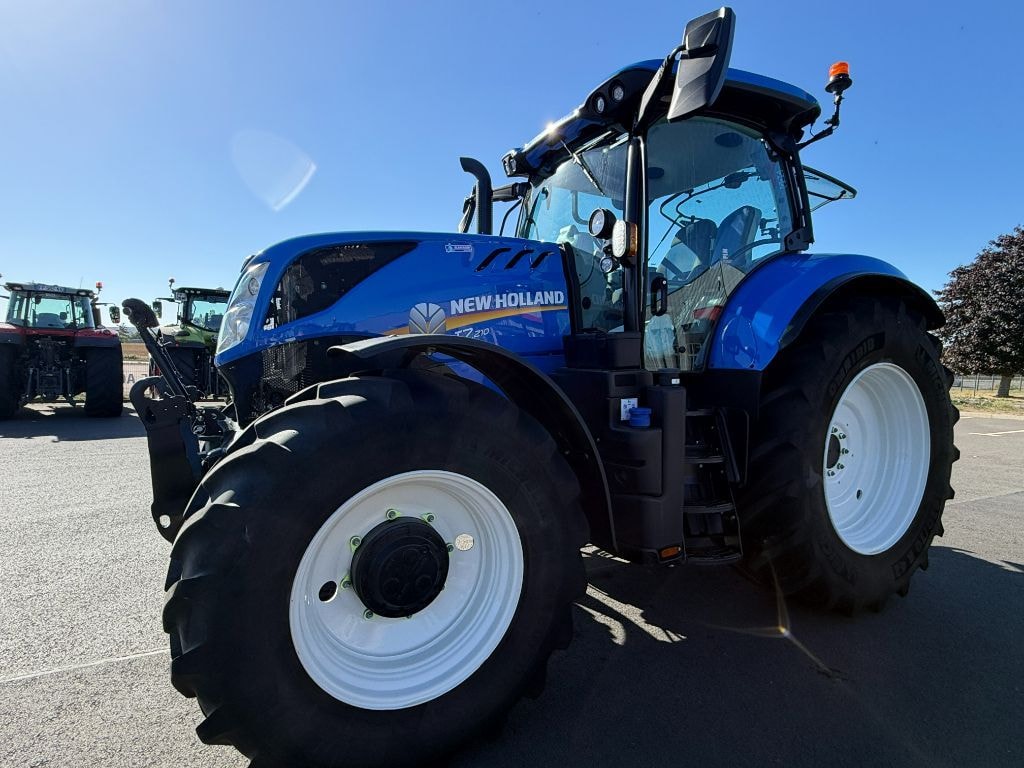 Tracteur NEW HOLLAND T7.210 - photo slide 7
