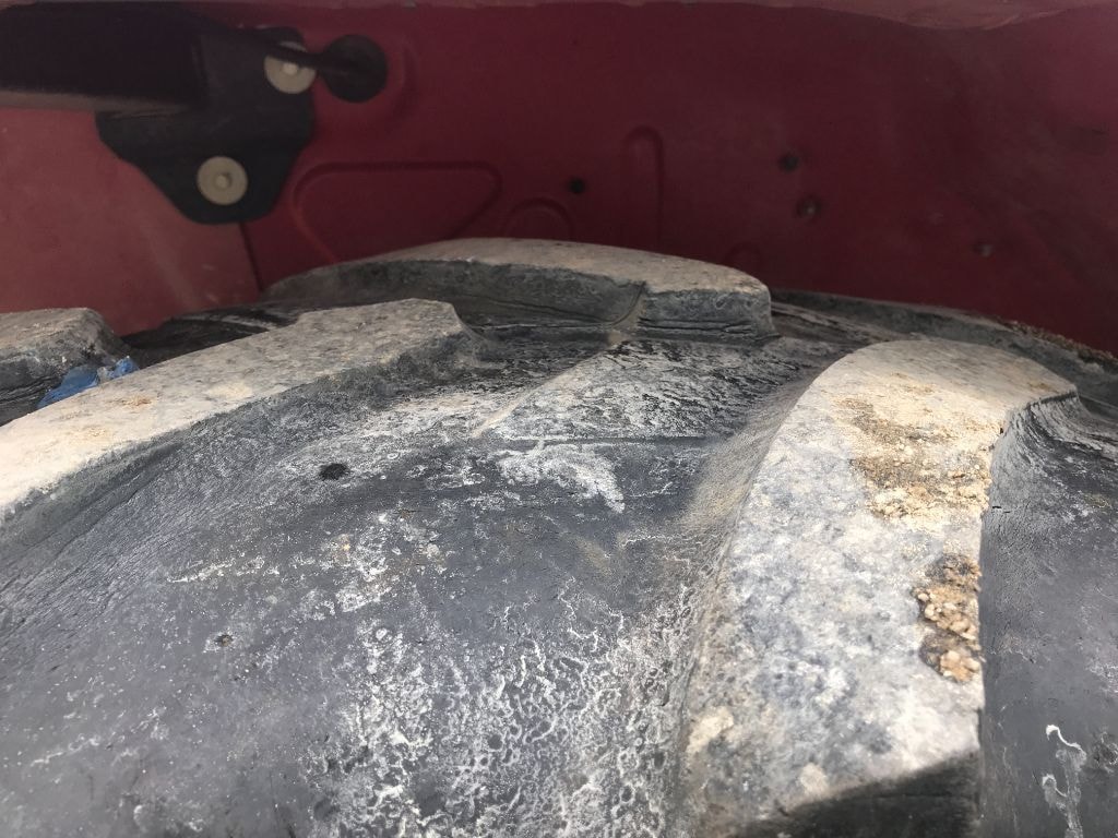 Tracteur chargeur CASE IH FARMALL 105 C  - photo slide 23