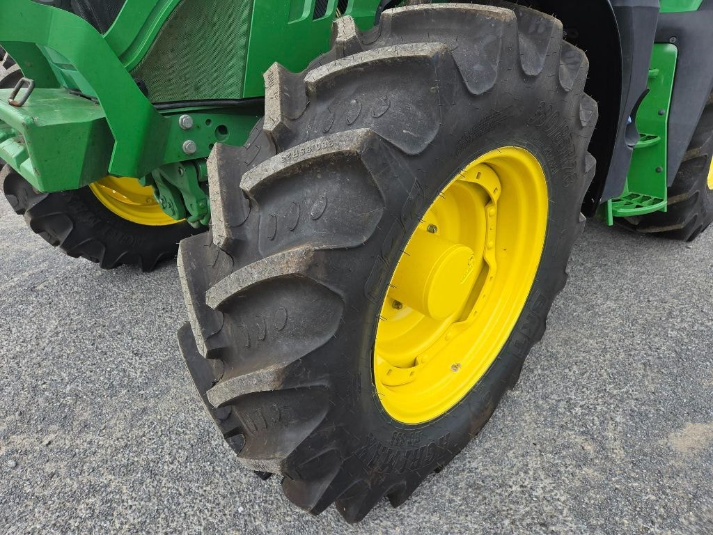 Tracteur chargeur JOHN DEERE 6130R - photo slide 13