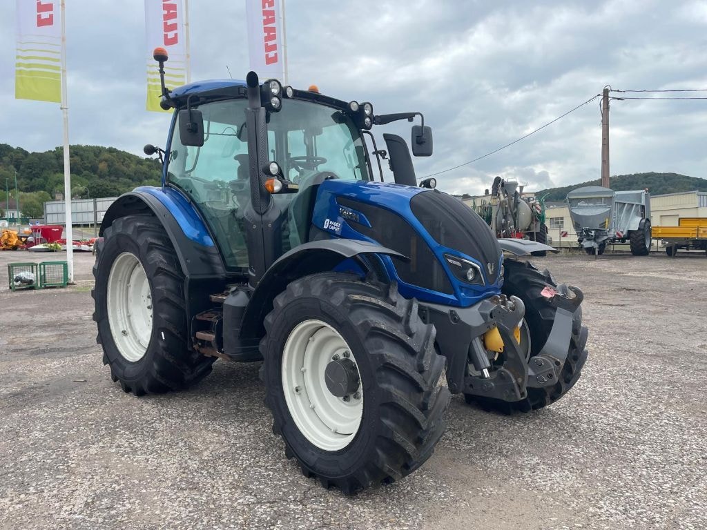 Tracteur VALTRA N 154 V - photo slide 1