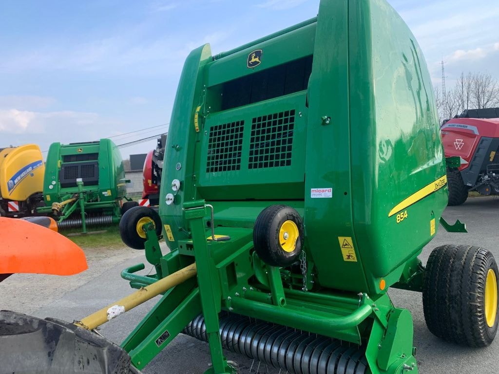 Presse balles rondes JOHN DEERE 854 Spécial Édition pic up 2.20m  - photo slide 17