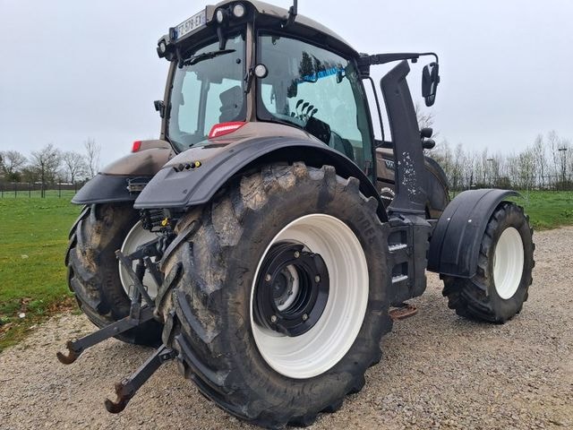 Tracteur VALTRA T174 - photo slide 5