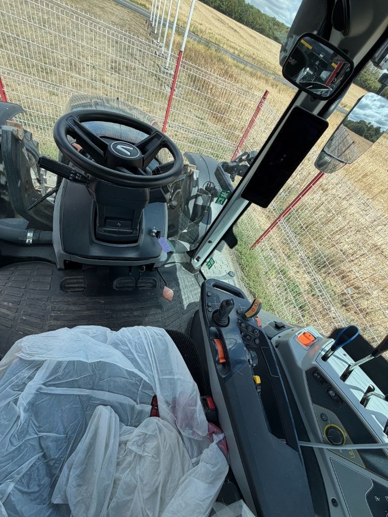 Tracteur VALTRA N155 - photo slide 6