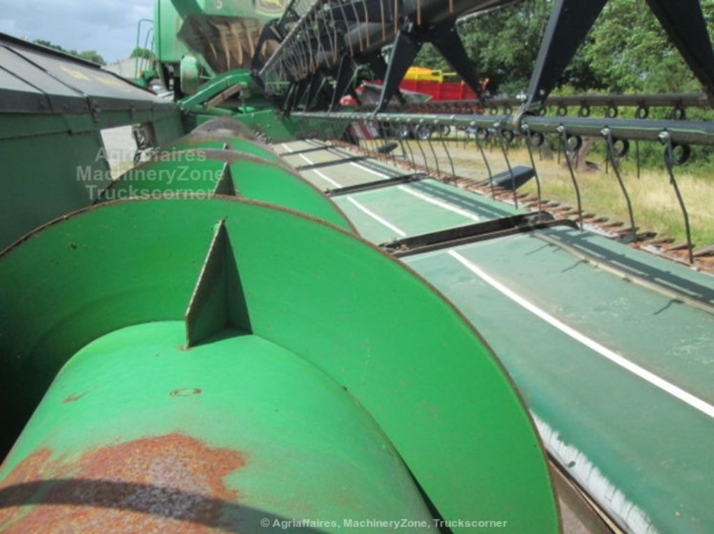 Moissonneuse JOHN DEERE T 660 - photo slide 10