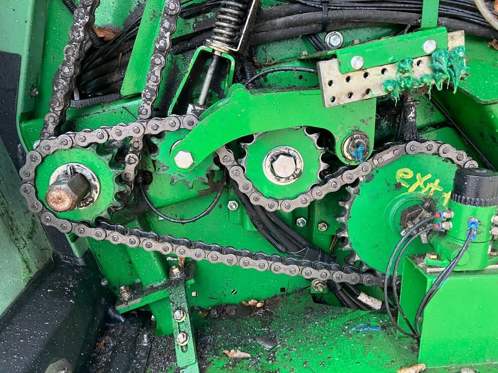 Presse balles rondes JOHN DEERE 864 MAXICUT - photo slide 17