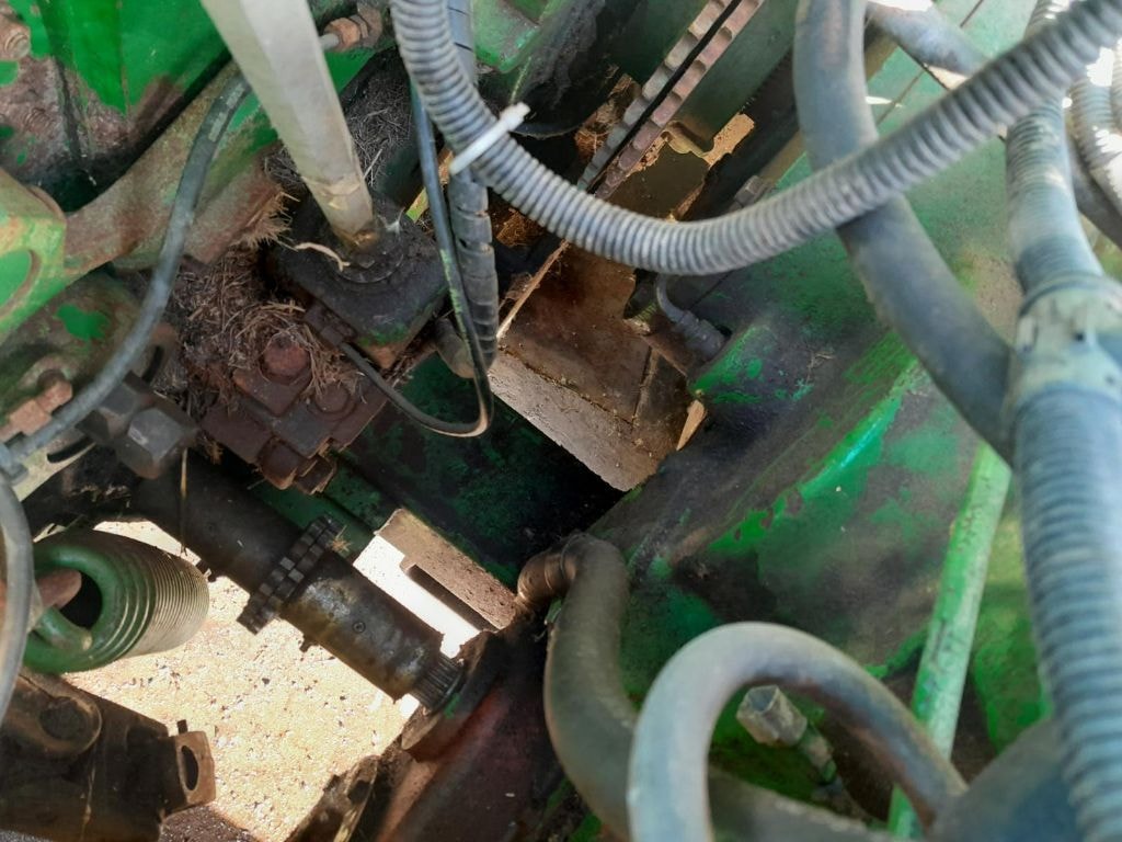 Ensileuse JOHN DEERE 7450 - photo slide 13