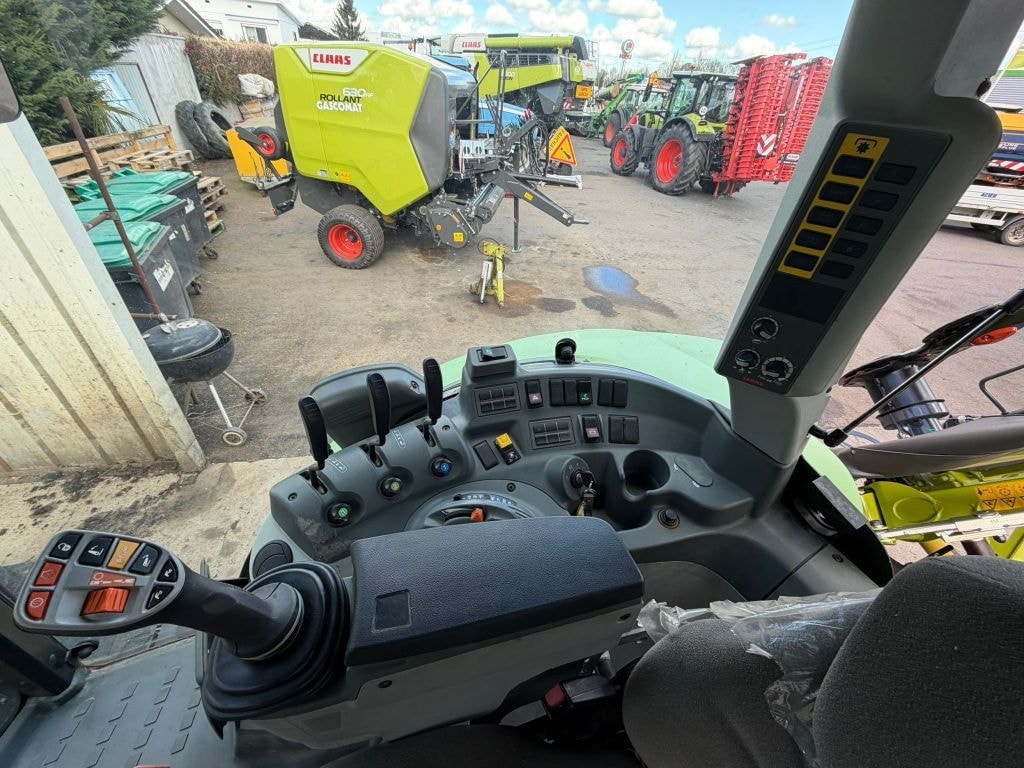 Tracteur CLAAS ARION 420 MUNICIPALIT - photo slide 18