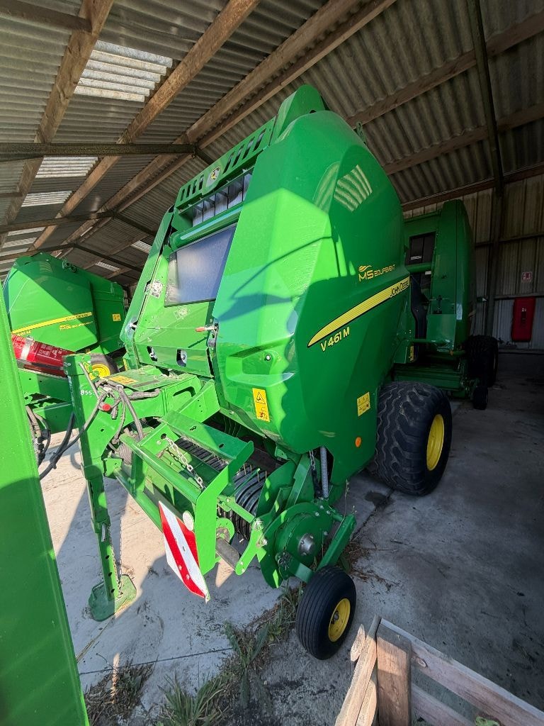 Presse balles rondes JOHN DEERE V461m - photo slide 1