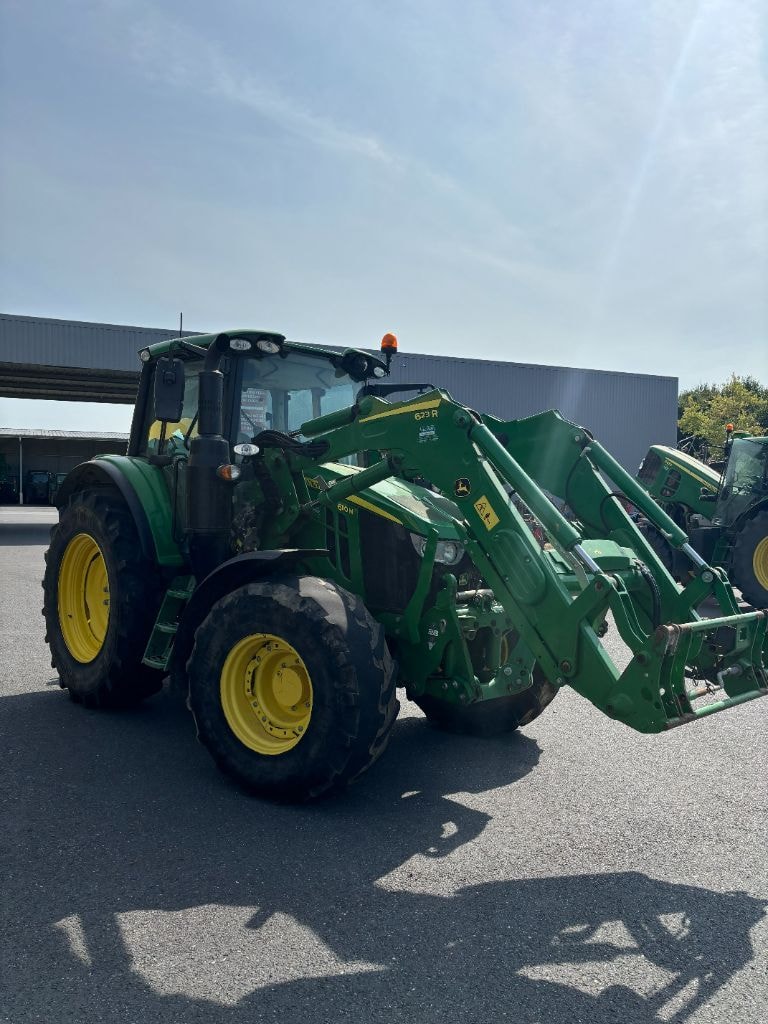Tracteur chargeur JOHN DEERE 6110M - photo slide 12