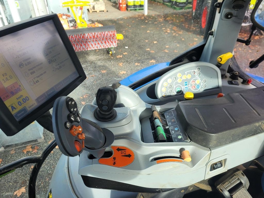 Tracteur NEW HOLLAND T6.175 - photo slide 4