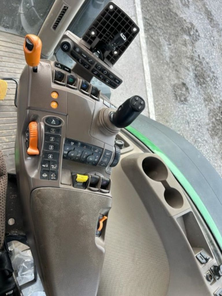 Tracteur JOHN DEERE 8400R - photo slide 10