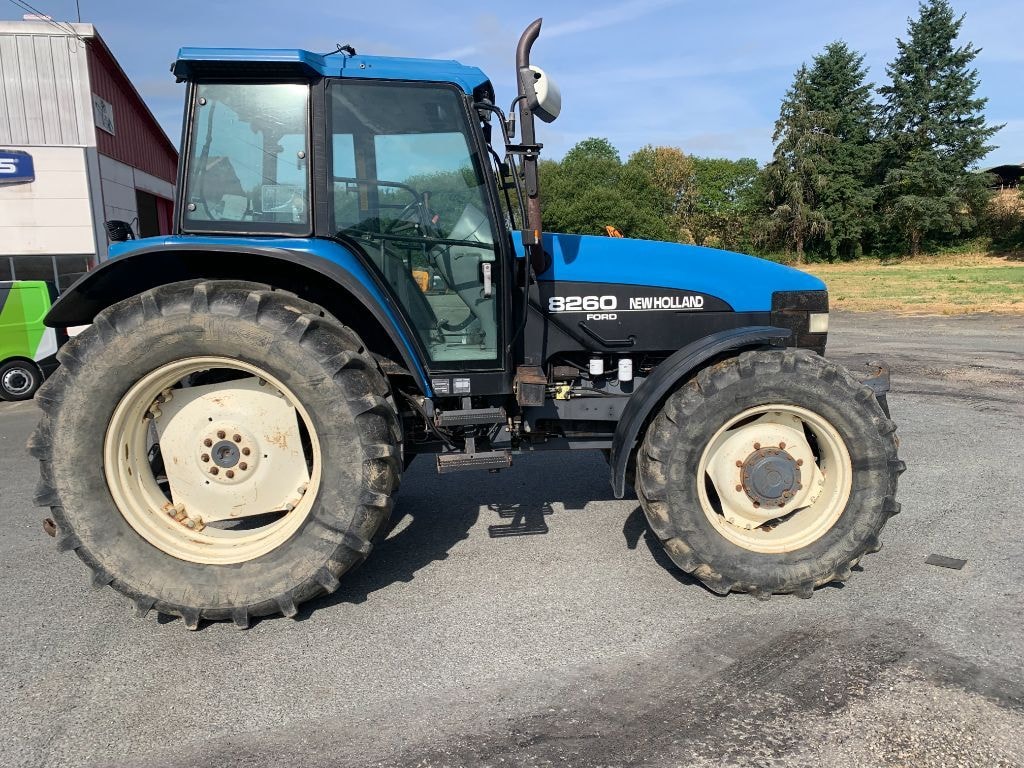 Tracteur NEW HOLLAND 8260 - photo slide 13