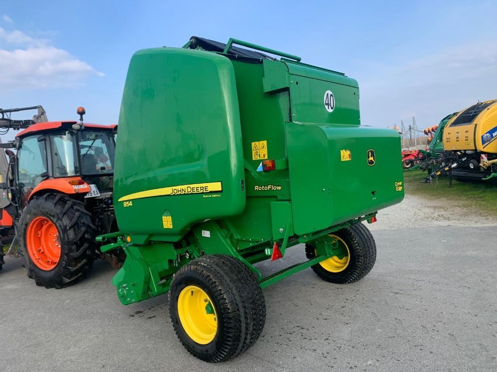 Presse balles rondes JOHN DEERE 854 Spécial Édition pic up 2.20m  - photo slide 15