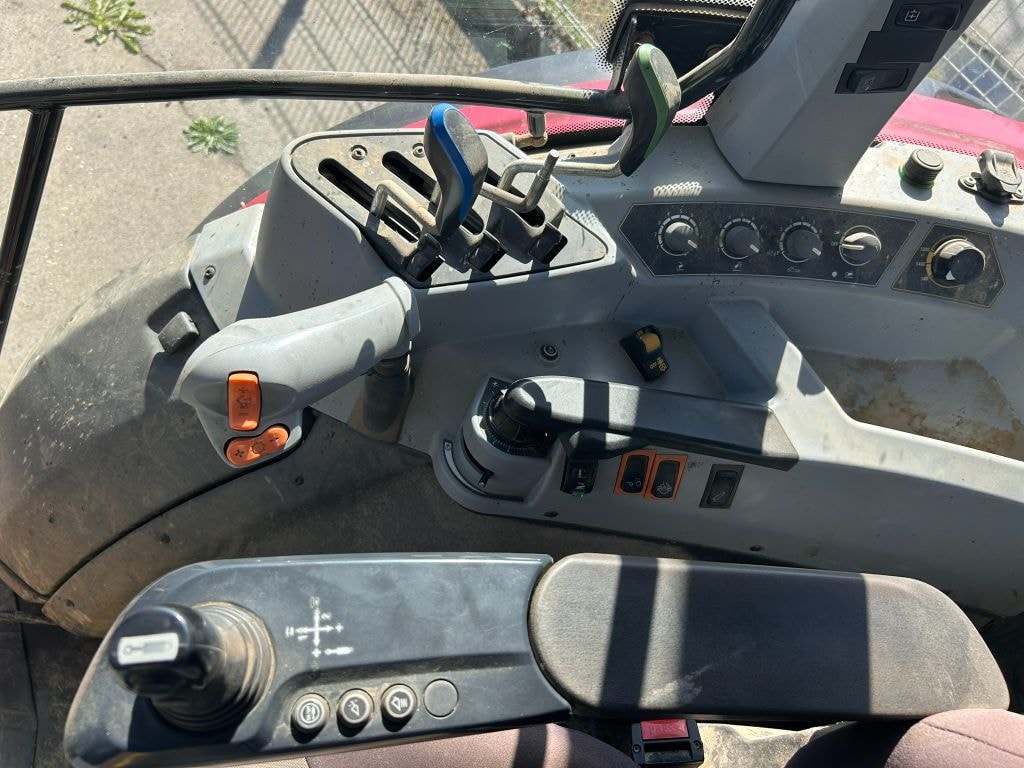 Tracteur chargeur VALTRA A104 Hitech - photo slide 9
