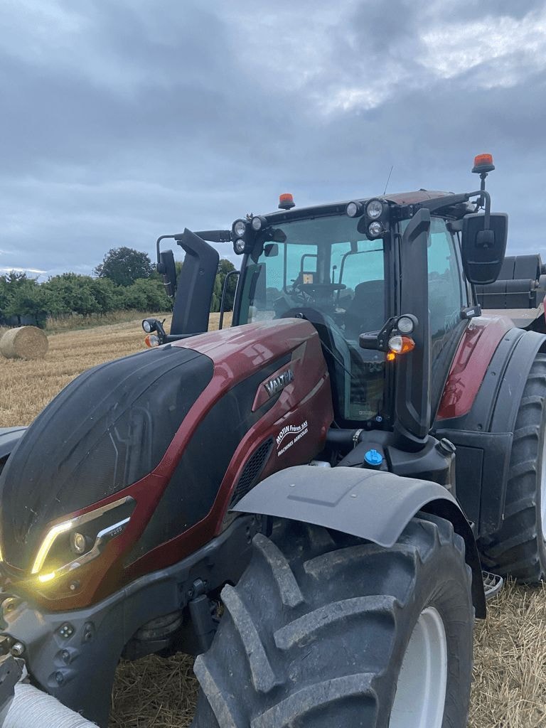 Tracteur VALTRA T255 - photo slide 10