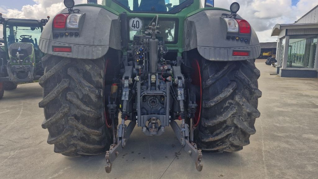 Tracteur FENDT 824 VARIO PROFI SCR - photo slide 7
